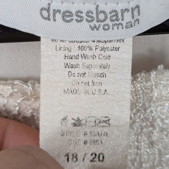 Dressbarn Woman 18/20 White Lace Sleeveless Blouse Floral Textured Shell USA - Picture 2 of 4